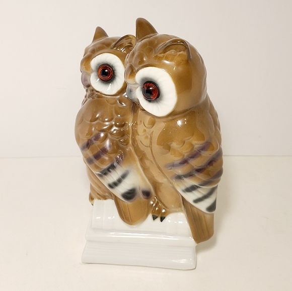 Vintage Western Germany Gerold Porzellan Owls with Glass Eyes On A Book - Picture 4 of 8